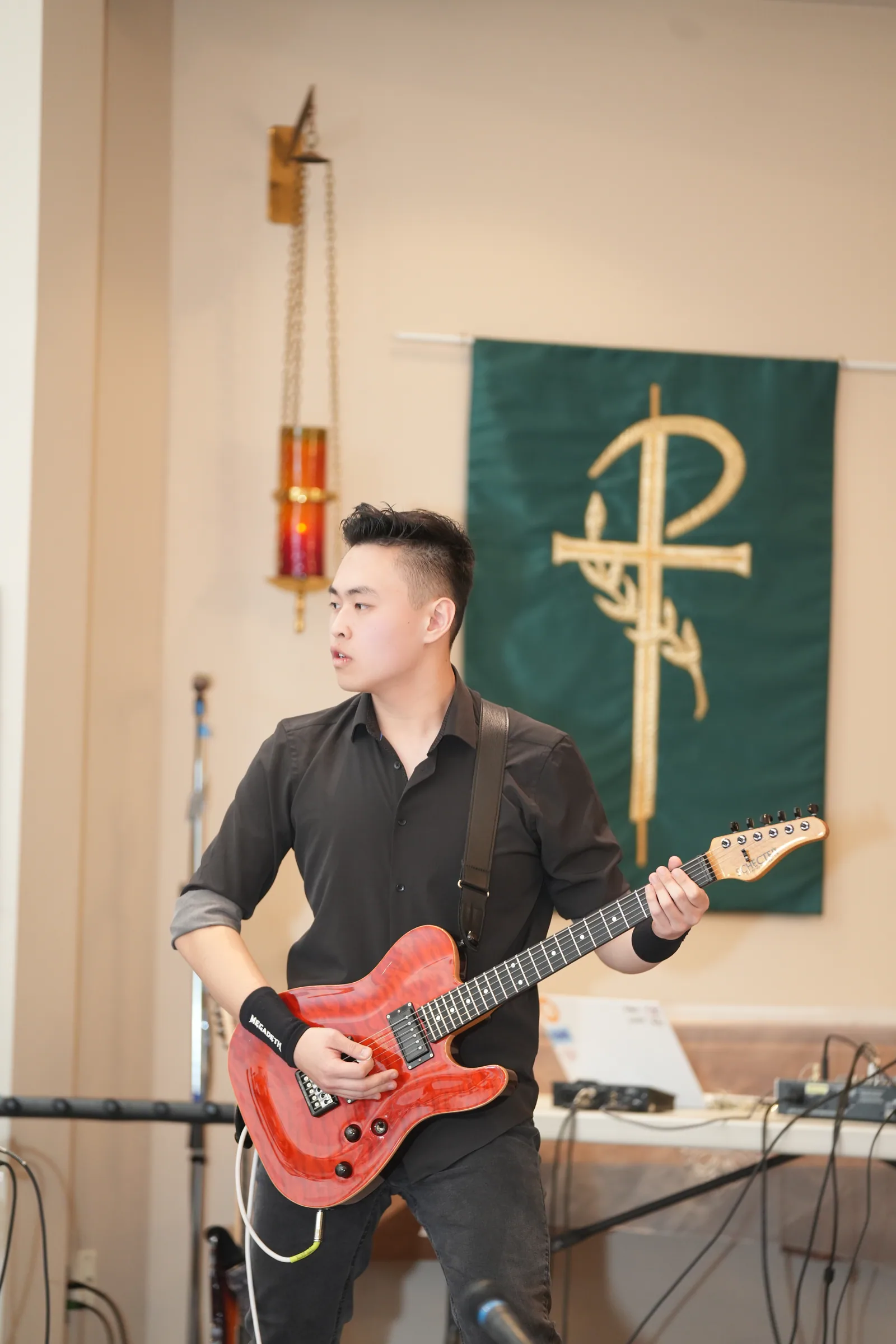 Student ensemble performance at Reindeer Education's 2025 public gallery.