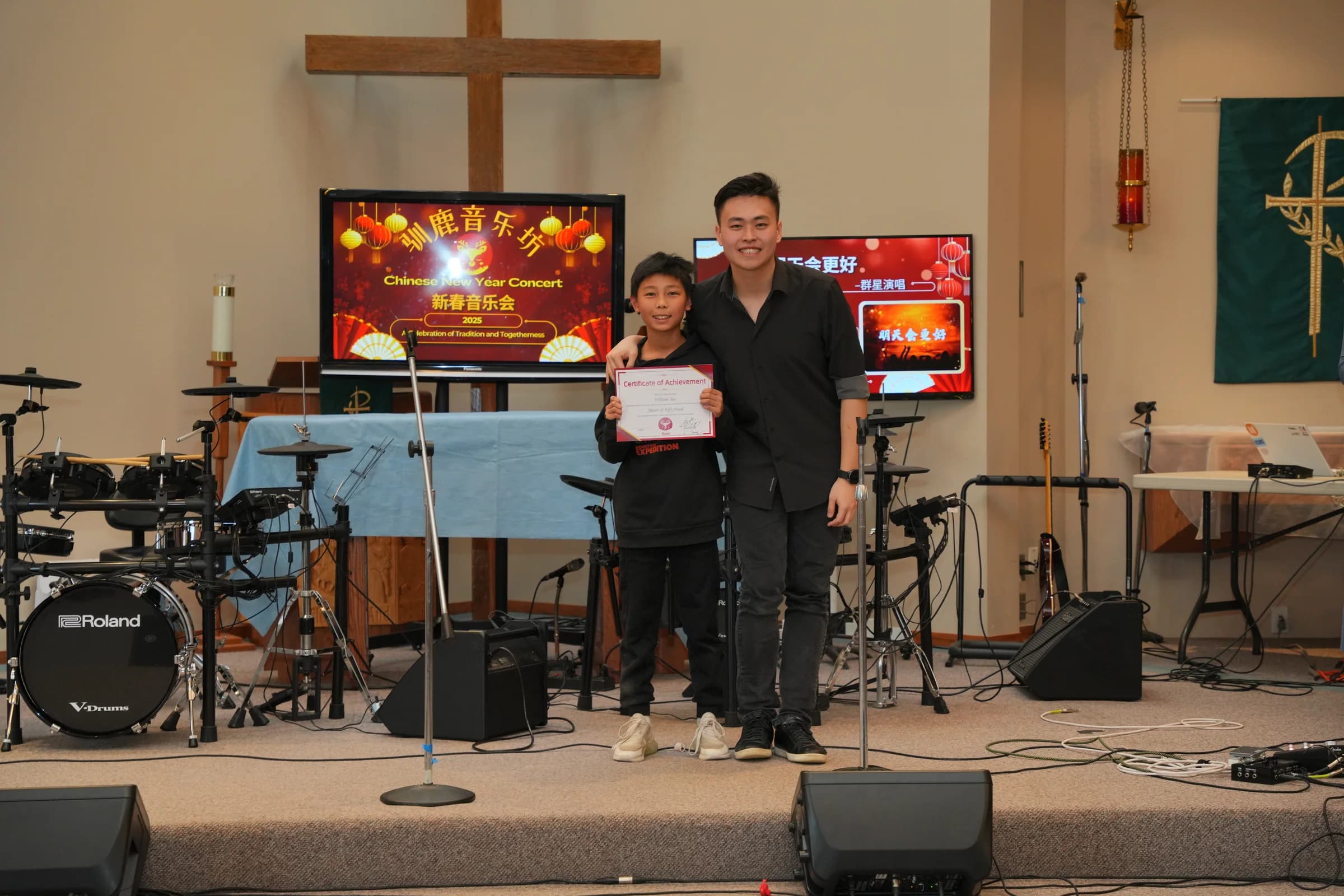 William Tao receiving the Master of Riffs Award.