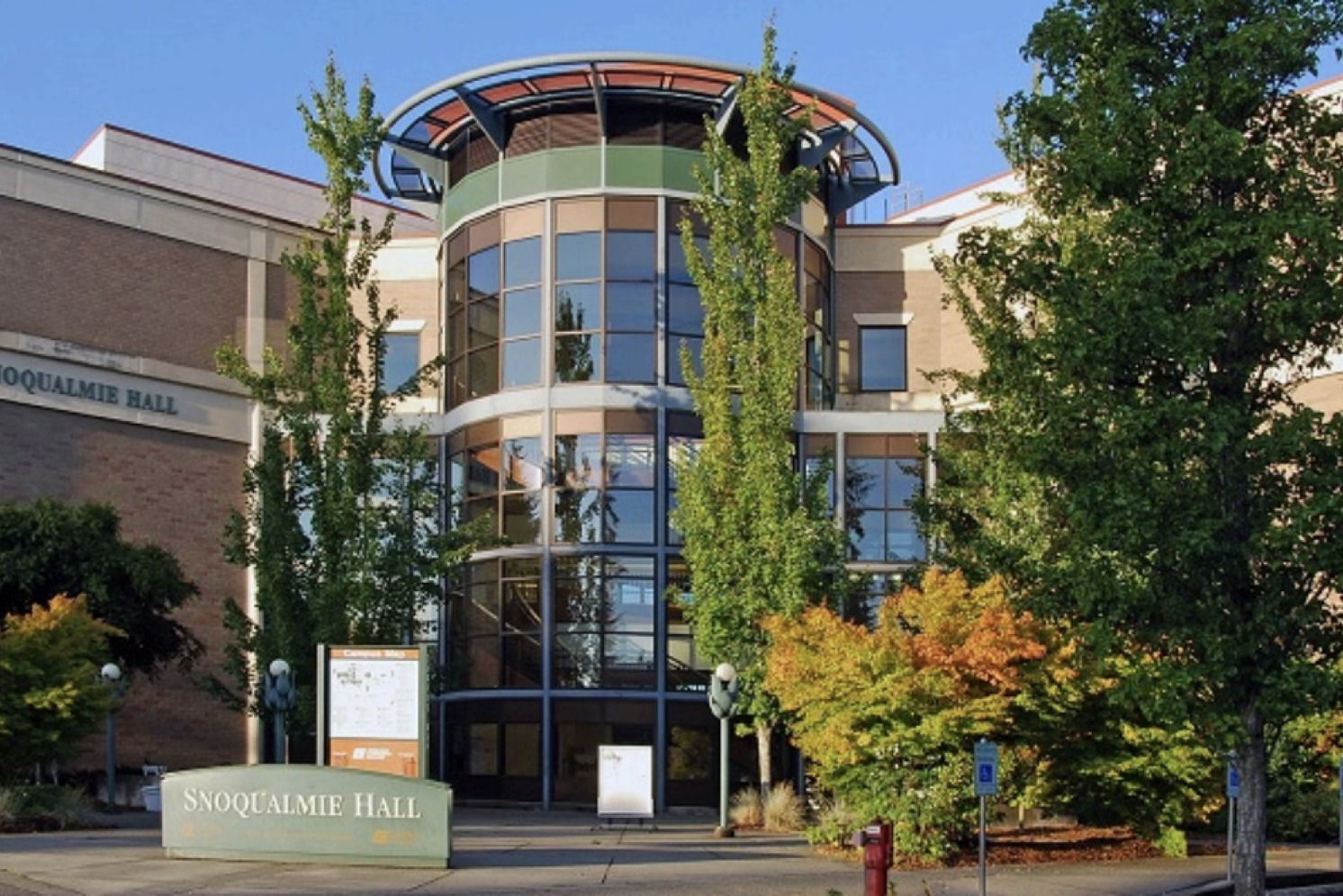 Snoqualmie Hall at Edmonds College